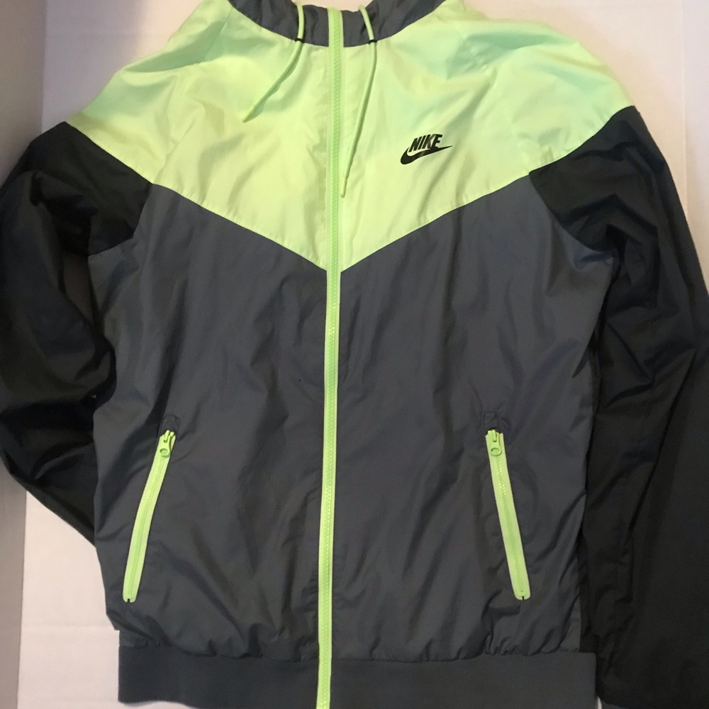 Nike windbrunner jacket